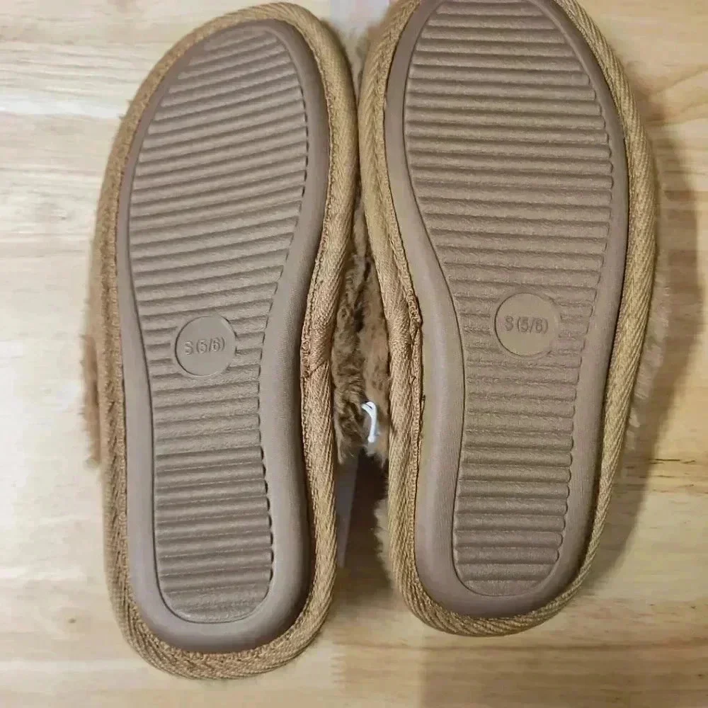 Stars Above Biege size US 5/6 soft fuzzy slip on slippers - Picture 8 of 8